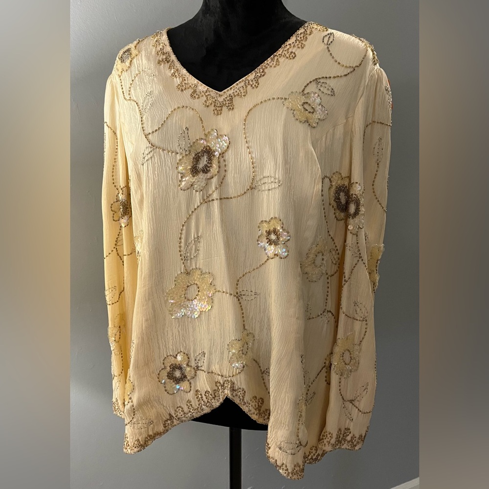 Vintage 80’s GALLERIA International Ltd. Elegant silk Floral Embellished…